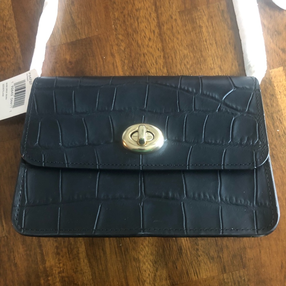 NWT $295 Coach Bowery Croc-Embossed Leather with Gold Crossbody Chain!